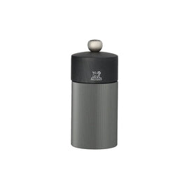 Peugeot - Line Pepper Mill Aluminum Carbon 12 cm Peugeot - Line Pepermolen Aluminium Carbon 12 cm Pepermolen Peugeot