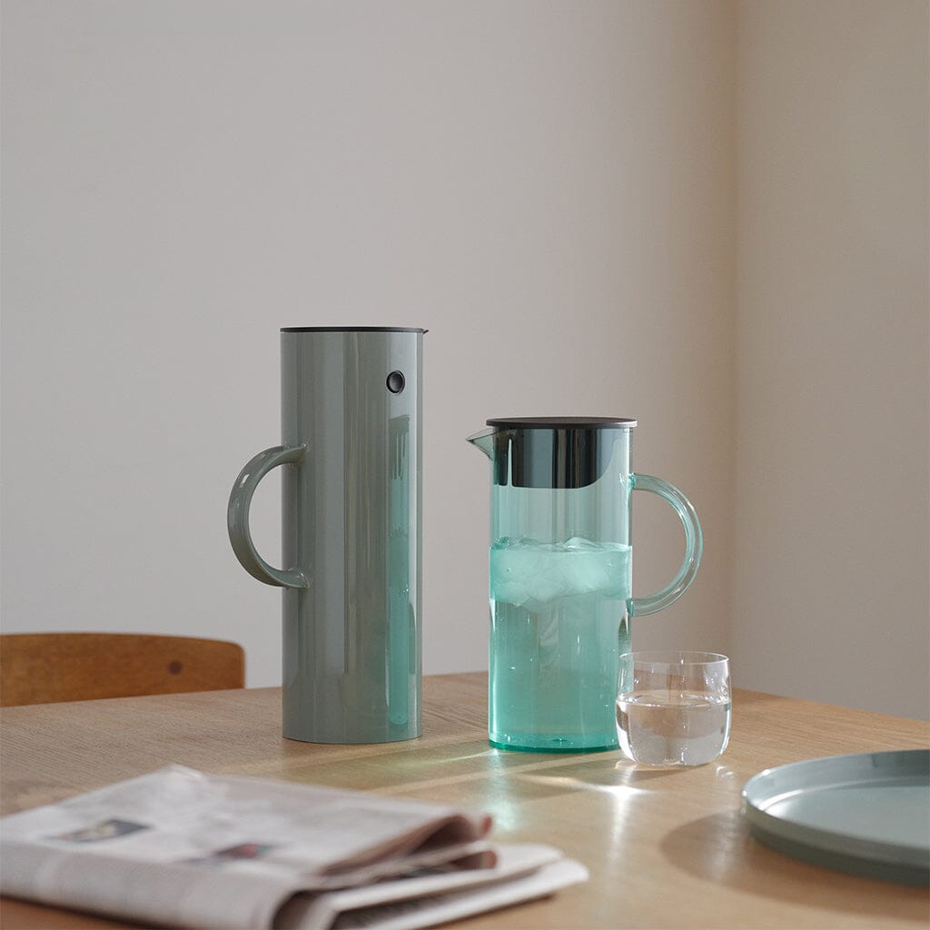 Stelton - EM77 kan met deksel 1,5 l stoffig groen Stelton